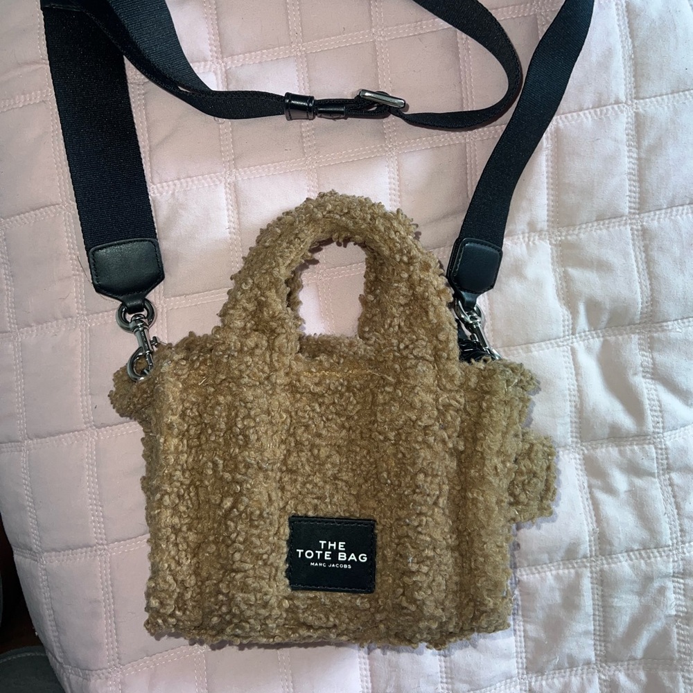 Marc Jacobs The Teddy Crossbody Tote